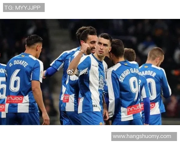 独家分析：重庆篮球队的配合对比